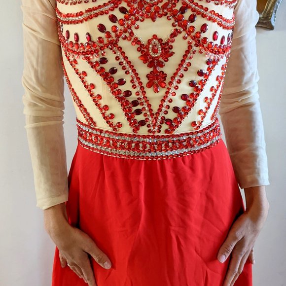 Chiffon Evening Party Gown - Picture 2 of 8